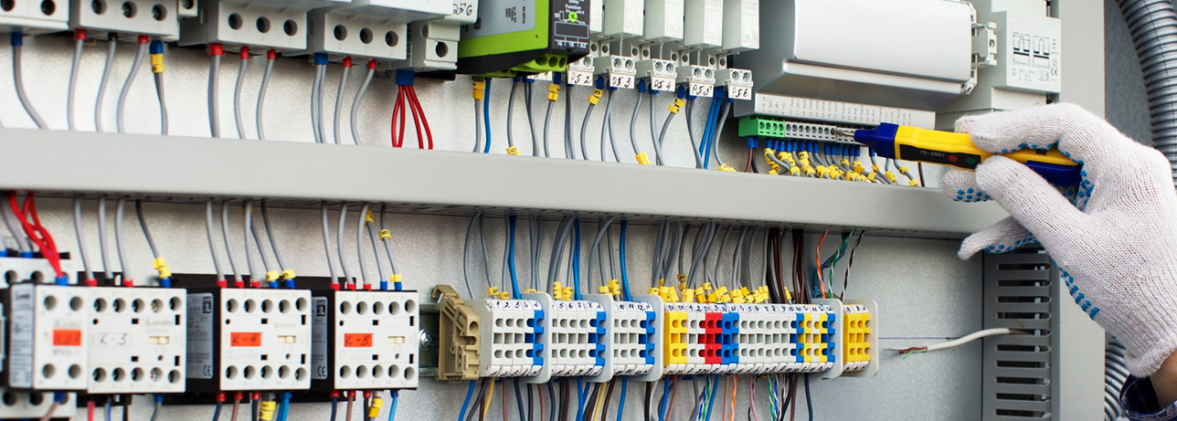 SERVICE.03電気工事